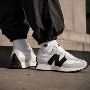 New Balance 327 - Branco Preto