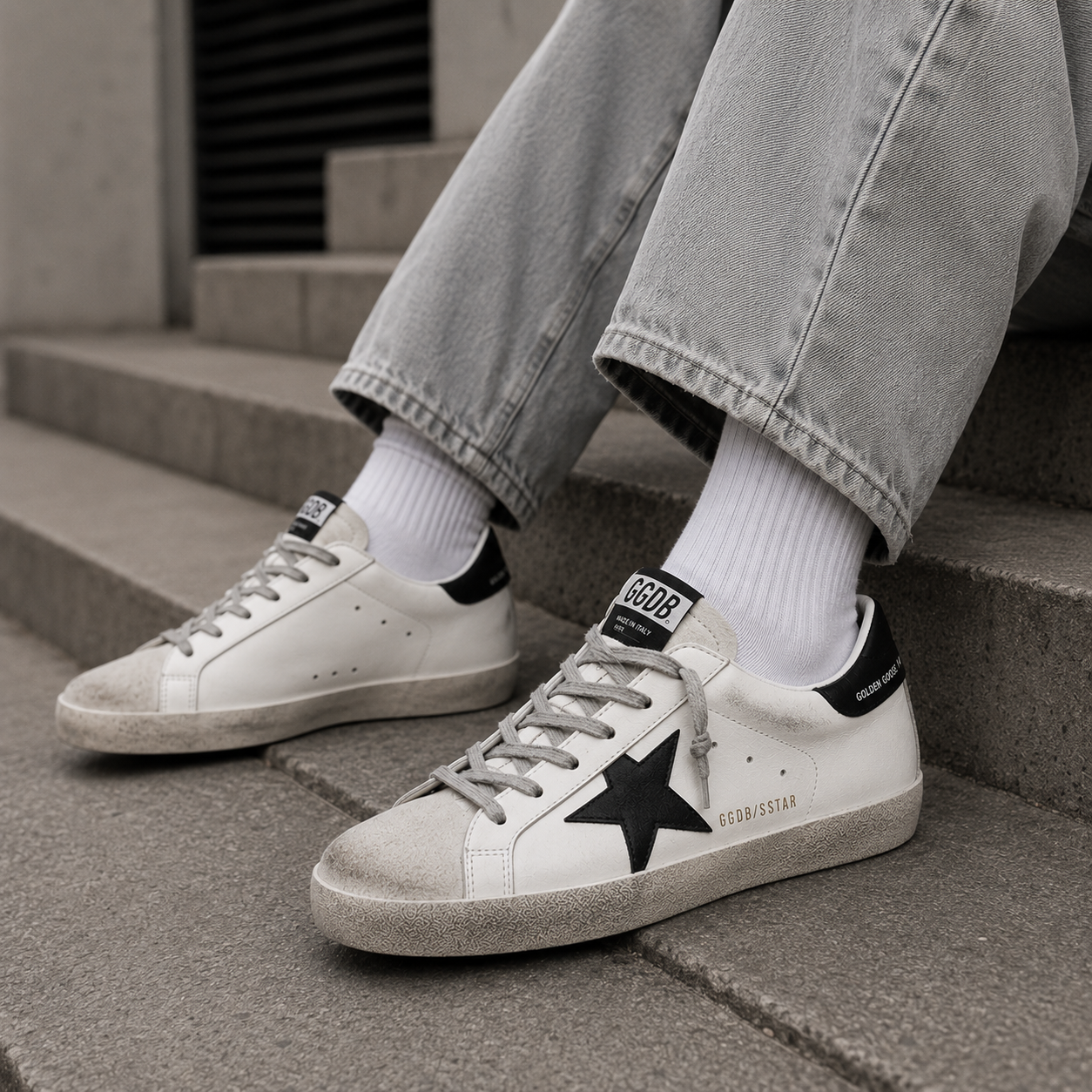 Golden Goose SuperStar - Branco/Preto